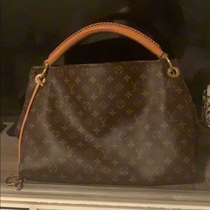 Louis Vuitton Artsy Bag